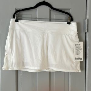Lululemon Play Off The Pleats white skirt size 12